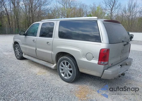 2005 Cadillac Escalade Esv Platinum Edition z USA, uszkodzony, nr VIN 3GYFK66NX5G260610